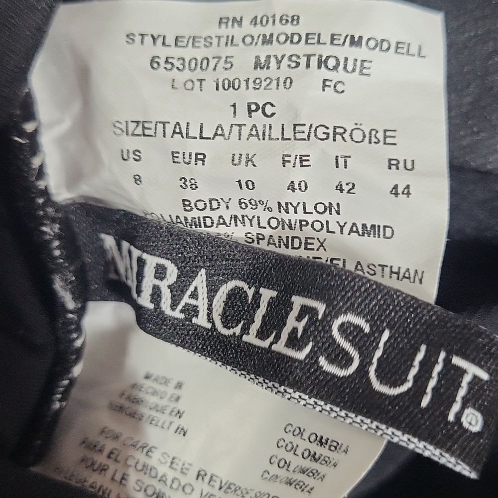 Miraclesuit Classic Black One-Piece Mystique 8 NWT cross over waist - Picture 4 of 4